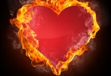 قلب ضارمة به النيران دلالة على نار الحب في الحروب.