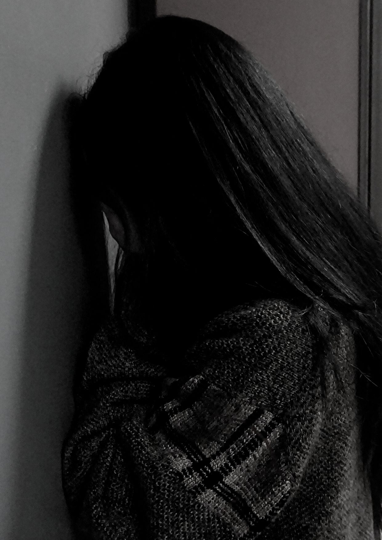 صورة امرأة حزينة